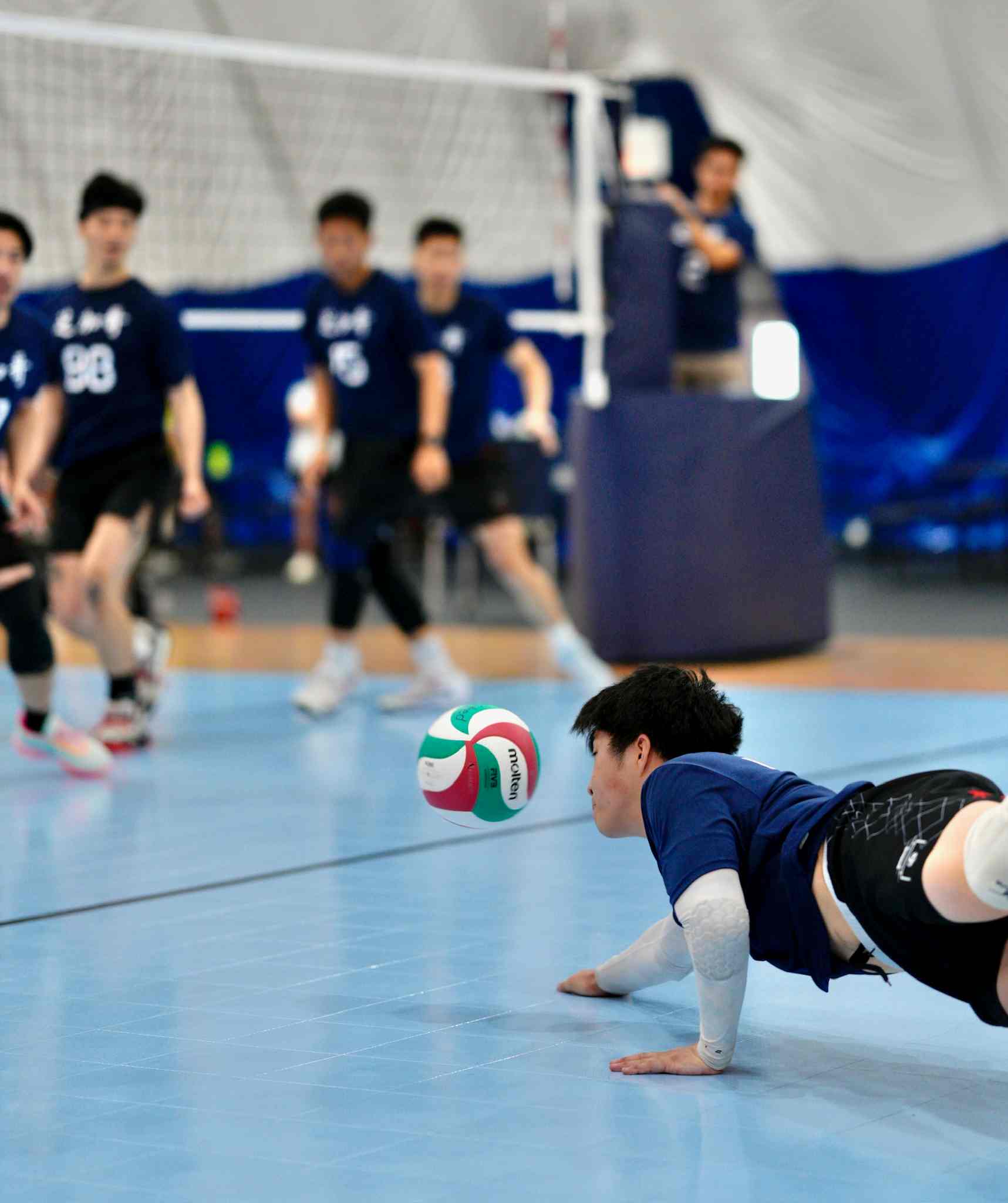 Chicago United player diving